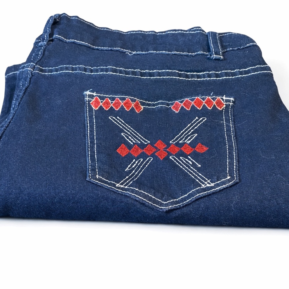 Women’s Dark Wash Embroidered Pocket Jeans Western Style Bootcut Denim